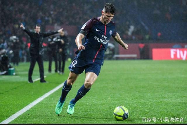 B费谈C罗被罚下：这是足球里会发生的事，他知道自己犯了错误（B费评C罗染红：足球场上常有的事，他已明白自己有错）