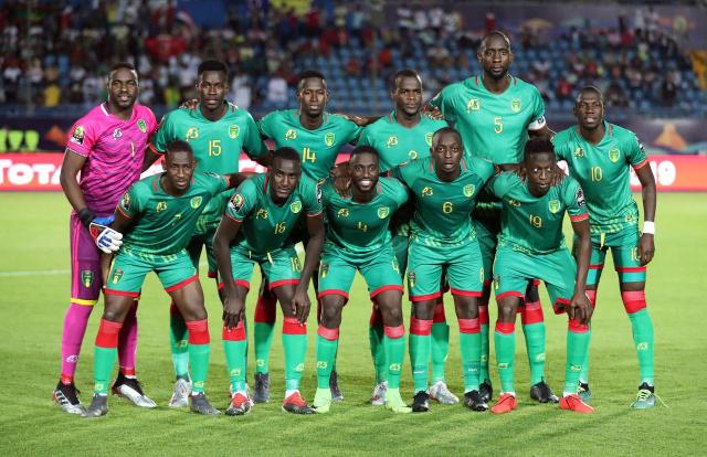 德媒：施洛特贝克在等待豪门，多特可能强硬应对拒绝低价出售（德媒：施洛特贝克静候豪门报价，多特态度强硬拒绝甩卖）