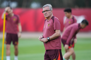 NBA球员专访：詹姆斯谈季后赛目标,（专访NBA球星詹姆斯：畅谈季后赛目标）