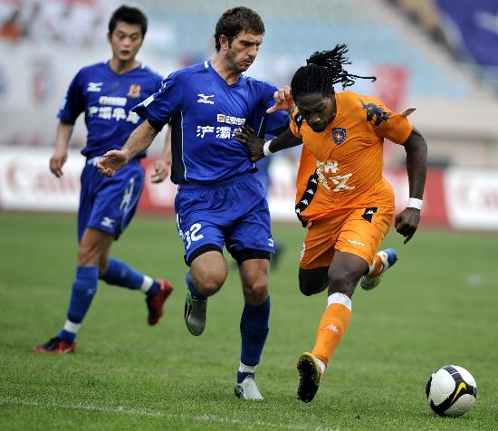 自塔神以来，瓦科是首位单赛季中超两次失点的山东泰山球员（瓦科成自塔神以来泰山队首位在中超单赛季两度罚失点球的球员）