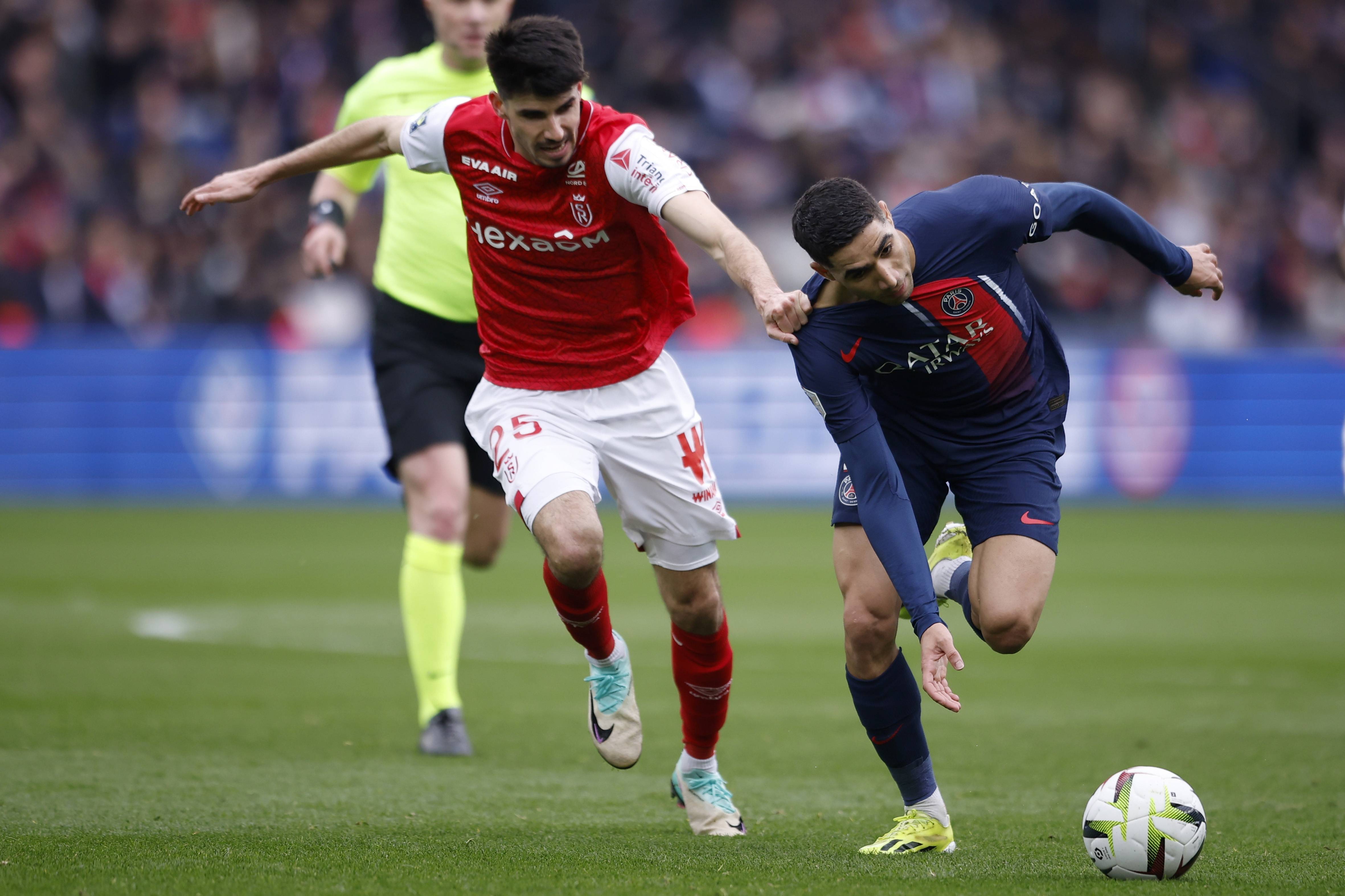 雄鹿完成逆转 库兹马31分表现抢眼（雄鹿上演逆转好戏 库兹马轰31分闪耀全场）