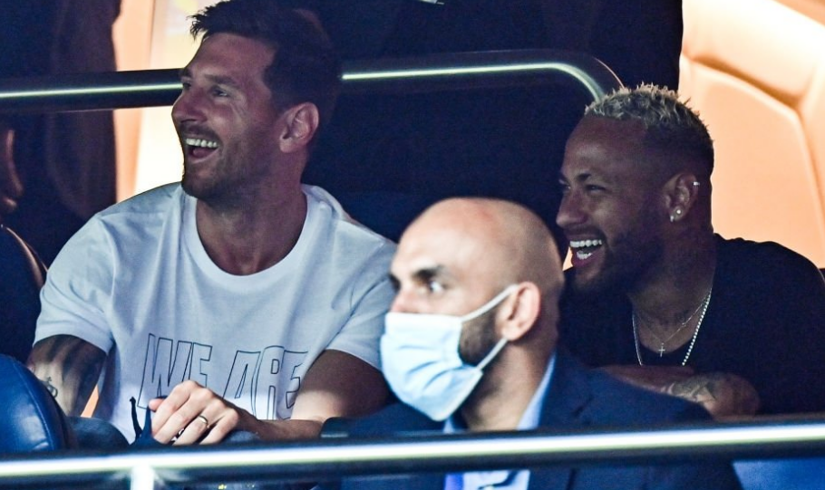 英超-狼队0-3曼联：送副班长首胜？NO！阿莫林要逼近欧冠区｜前瞻（英超-狼队0-3曼联：拒做送分童子，阿莫林剑指欧冠区｜前瞻）